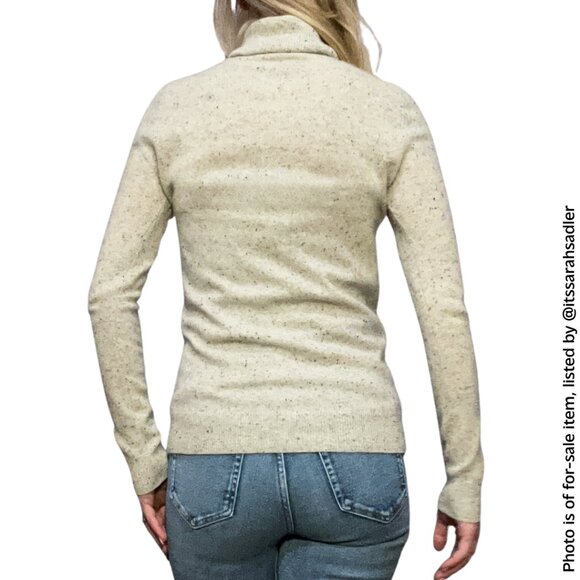 Bloomingdale’s 100% Cashmere Turtleneck Sweater (Color: Gray/Black, Size: XS) - Picture 3 of 6